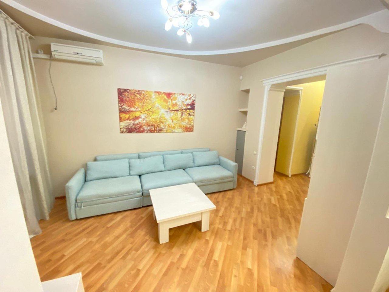 Tourist Street In Apartment *