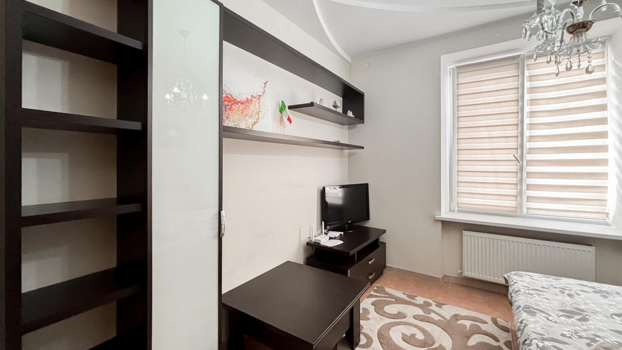 Tourist Street In Apartment *